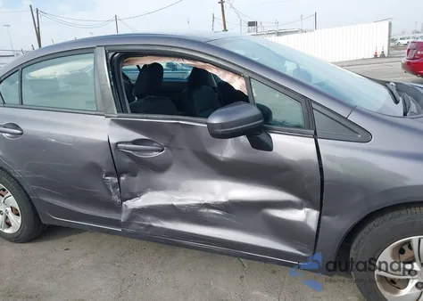 2015 Honda Civic Lx z USA, uszkodzony, nr VIN 19XFB2F57FE297013